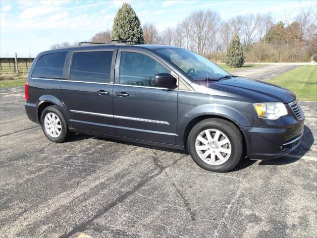 2013 chrysler town & country touring