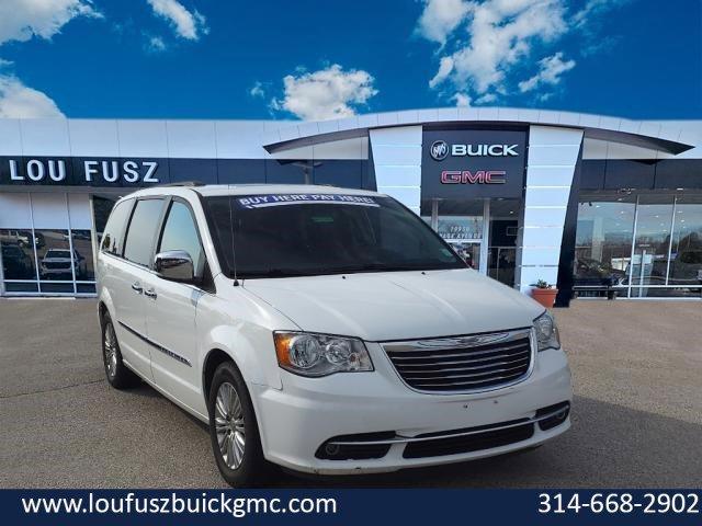 2016 chrysler town & country touring-l anniversary edition