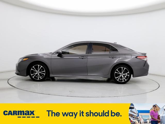 2019 toyota camry se