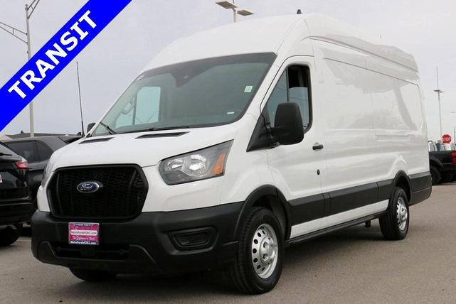 2022 ford transit-250 base