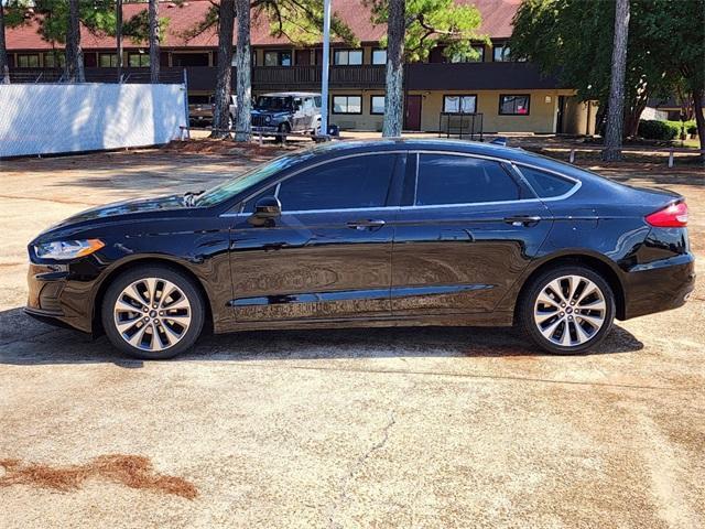 2020 ford fusion se