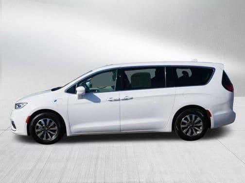 2022 chrysler pacifica hybrid touring l in minneapolis, minnesota