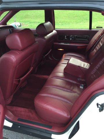 1993 cadillac fleetwood brougham. no reserve