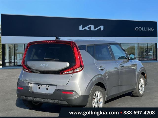 2022 kia soul lx