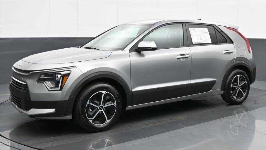 2023 kia niro lx
