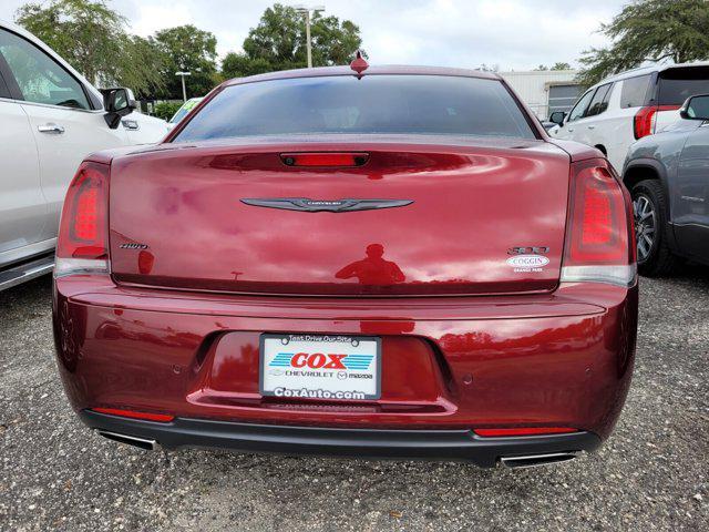 2022 chrysler 300 touring