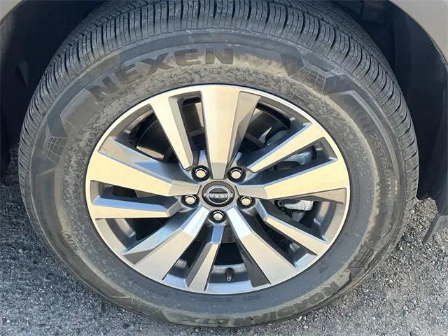 2023 nissan pathfinder sl 4wd