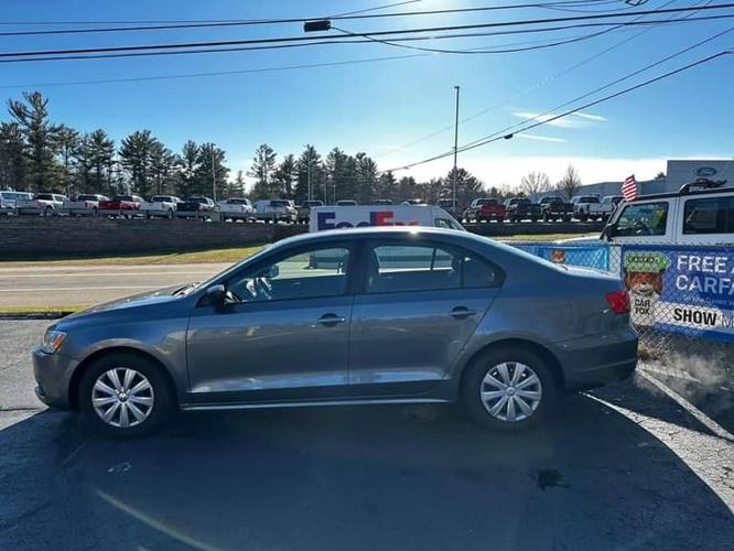 2012 volkswagen jetta 2.0l base 4dr sedan in raynham, massachusetts