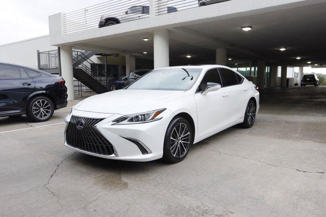 2022 lexus es 300h base