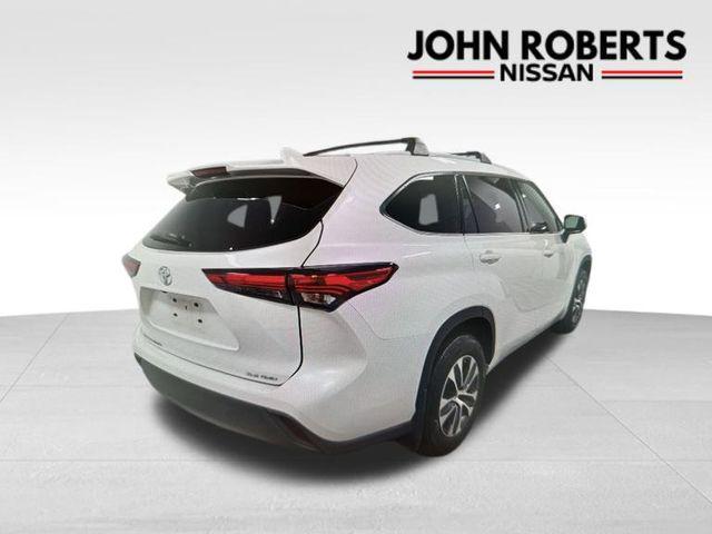 2022 toyota highlander xle