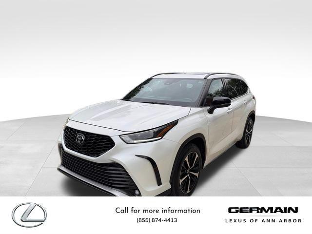 2021 toyota highlander xse