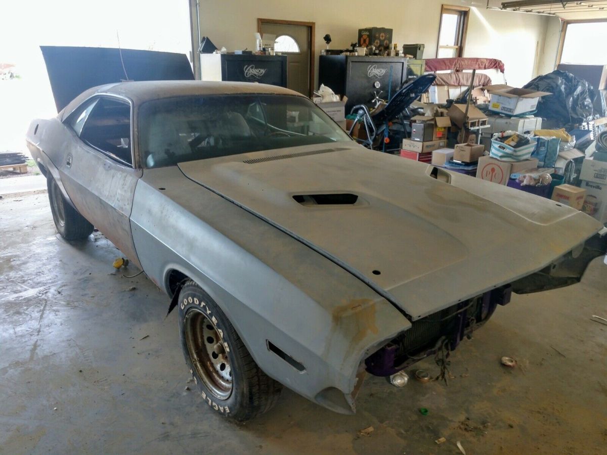 1970 dodge challenger purple rwd manual r/t se