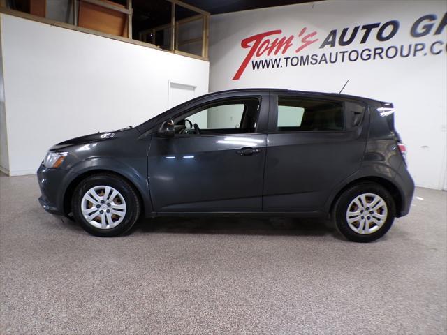 2020 chevrolet sonic fwd hatchback 1fl 5-door