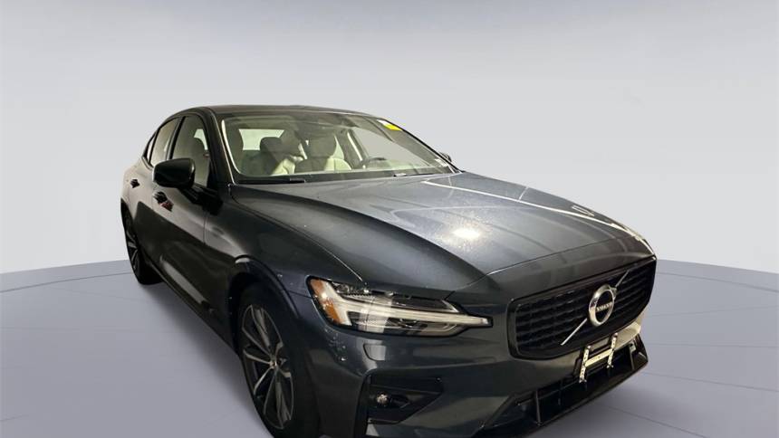 2022 volvo s60 b5 momentum