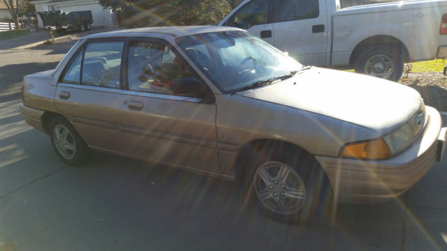 1994 ford escort 5 speed 1.8 liter great on gas