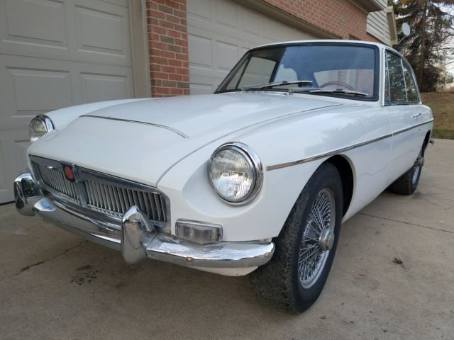 1968 mgc gt "no reserve auction' ultimate garage find - rare 6 cyl. low miles