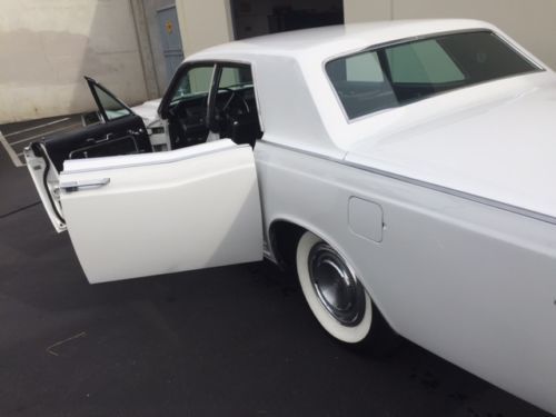 full restoration, a rare vehicle with bucket seats