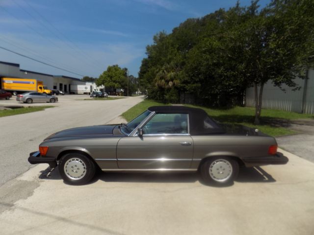 1982 mercedes 380 sl excellent condition and just serviced and ready to go