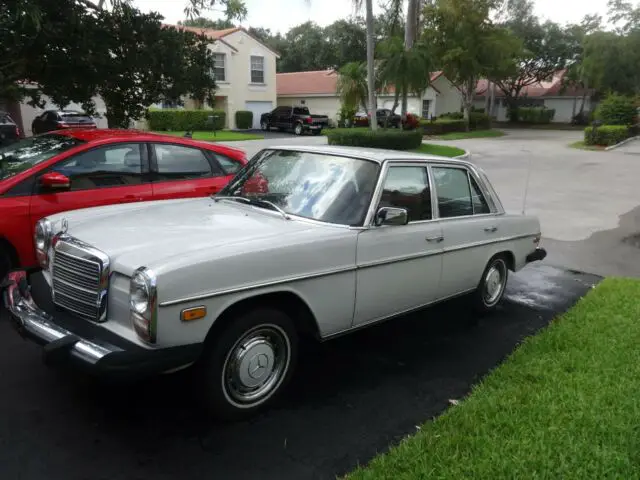 mercedes w115 230.4 mercedes 230.4