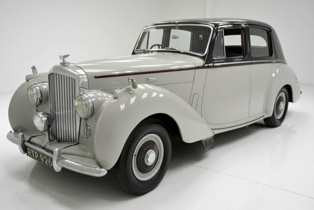 1953 bentley beautiful saloon drives as new rare example