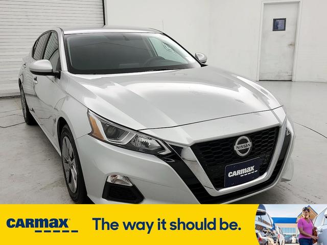 2019 nissan altima s