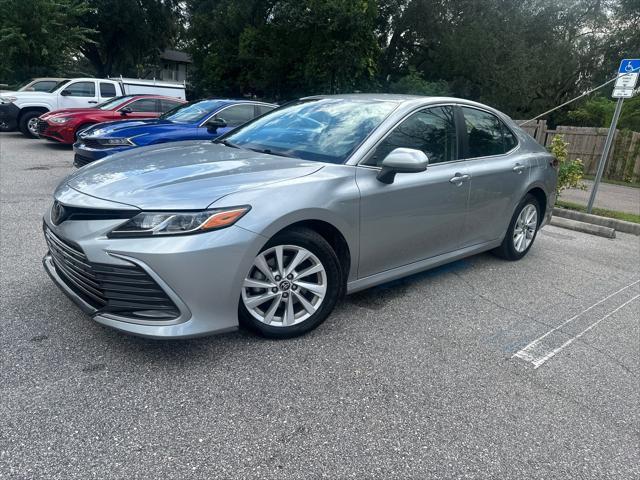 2022 toyota camry le