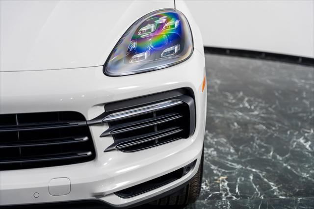 2021 porsche cayenne base