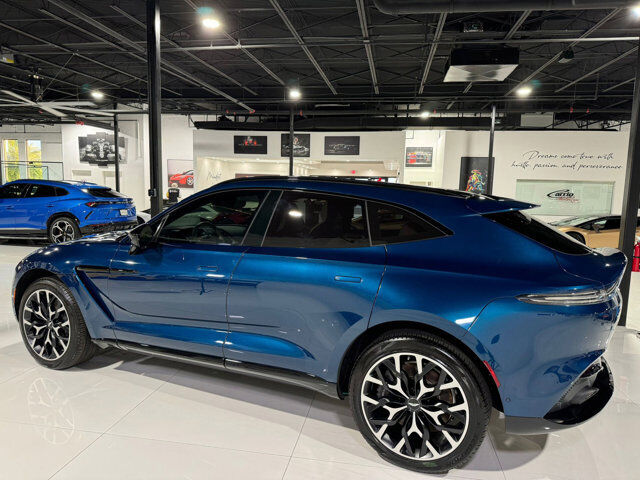 2021 aston martin dbx