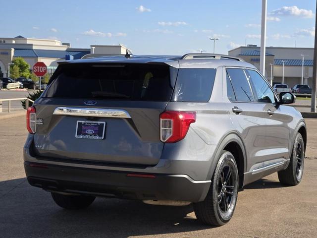 2023 ford explorer xlt