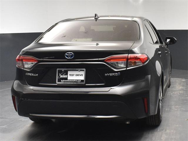 2021 toyota corolla hybrid le