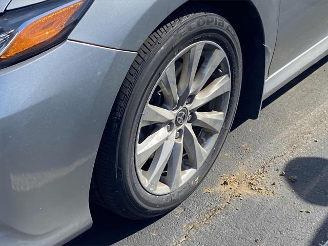 2020 toyota camry le