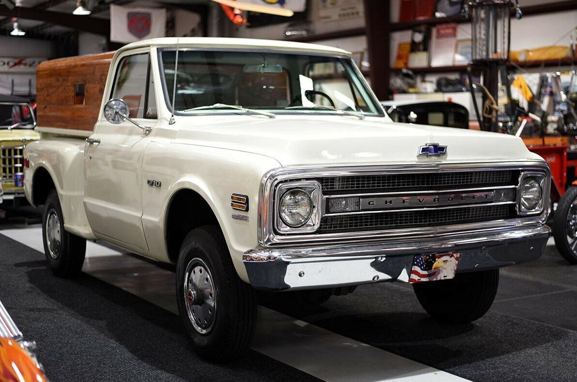 1970 chevrolet c-10 k10 4x4 step side white over black and white interior