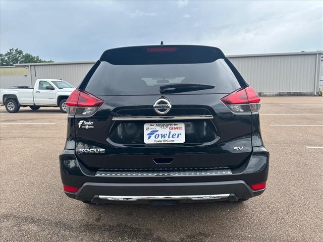 2017 nissan rogue sv