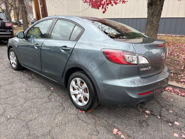 2013 mazda mazda3 i sv