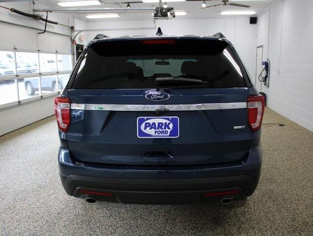 2016 ford explorer base
