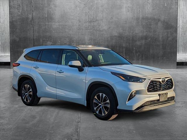 2022 toyota highlander xle