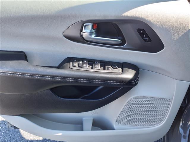 2022 chrysler pacifica touring l