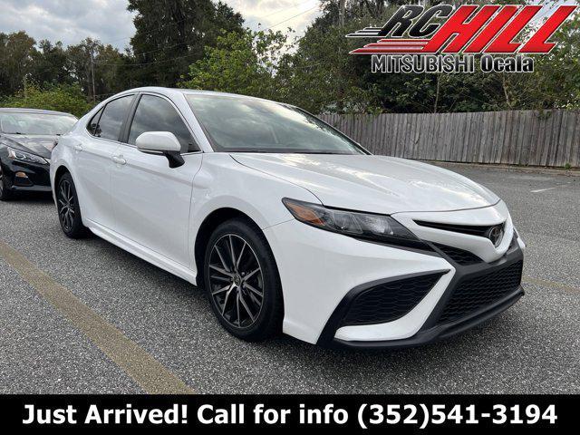 2022 toyota camry se