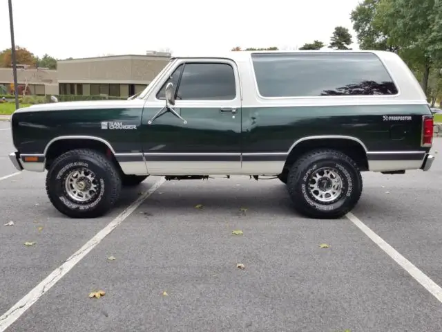 1982 dodge ramcharger - very nice