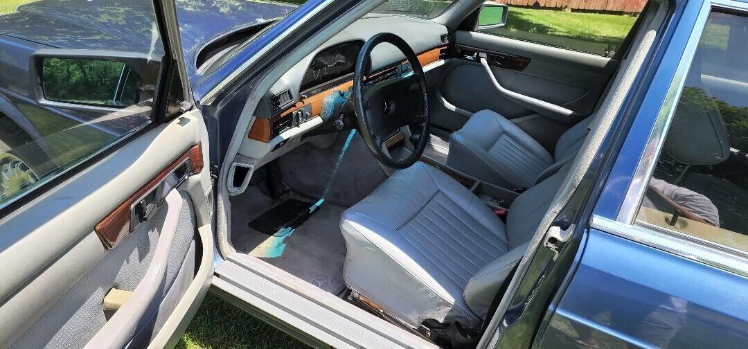 1983 mercedes-benz 300sd base sedan 4-door 3.0l diesel