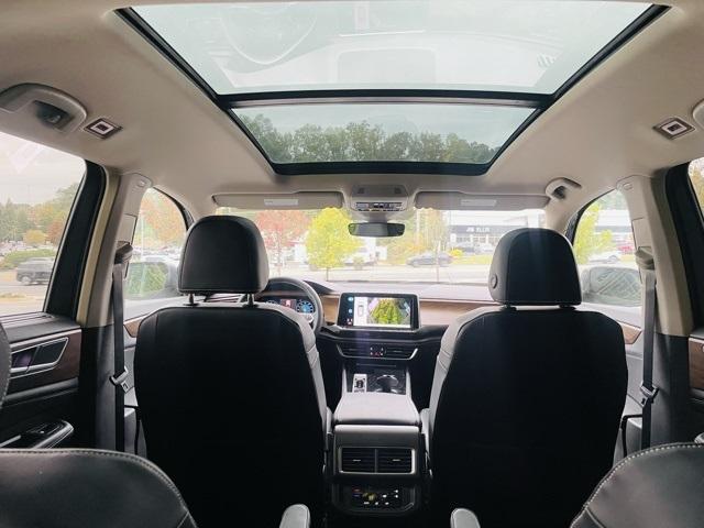 2024 volkswagen atlas 2.0t se w/ technology