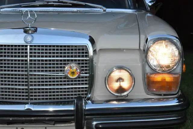 1972 mercedes benz 250c rare sunroof coupe factory two tone excellent