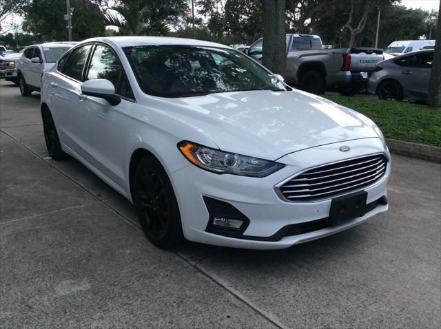 2019 ford fusion se