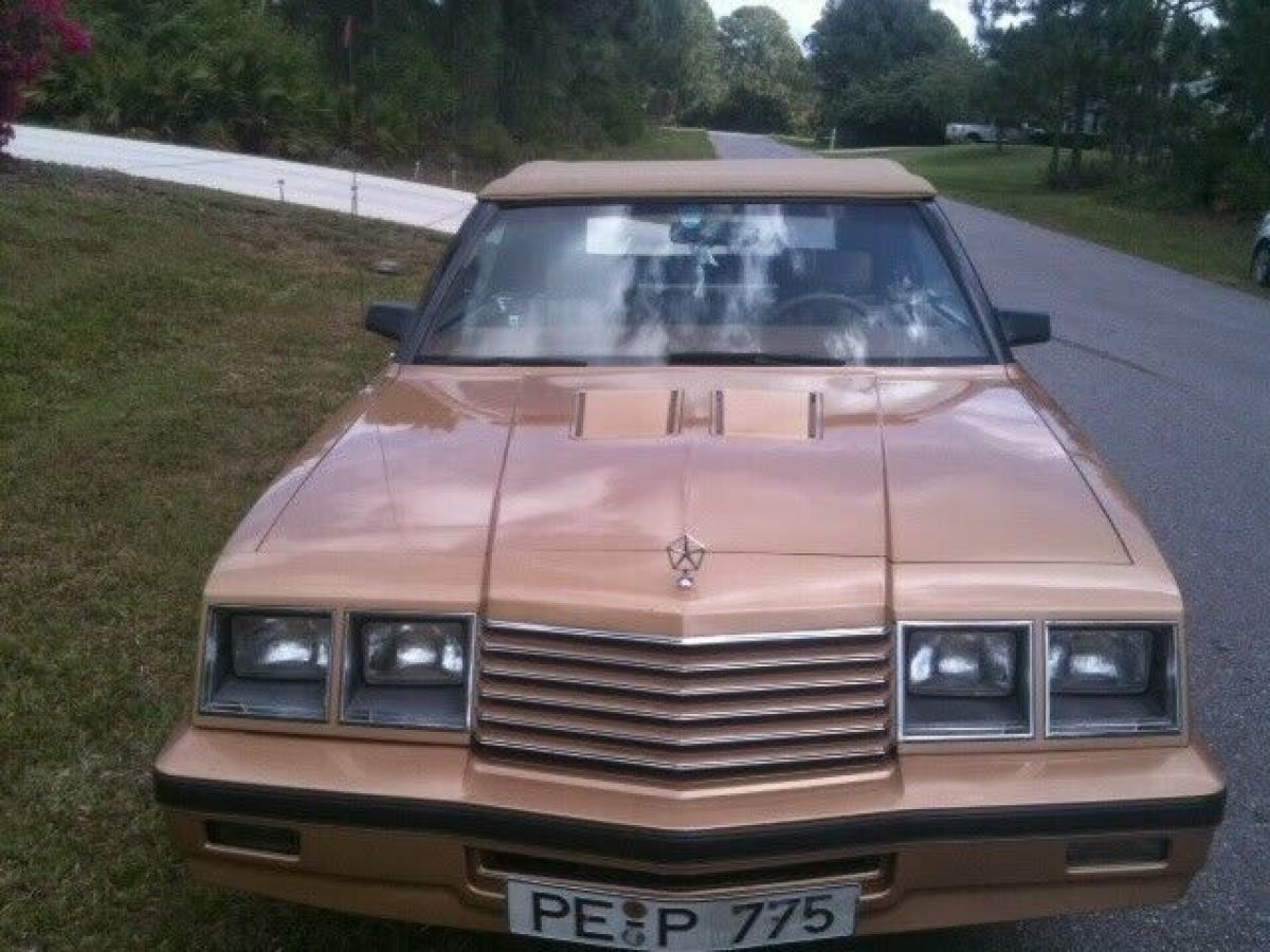 nice collector car! 85 dodge 600es, well kept clean 76300miles