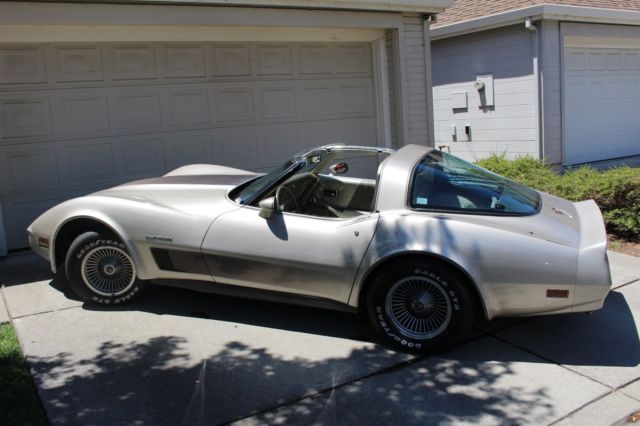 1982 chevy corvette collector's edition