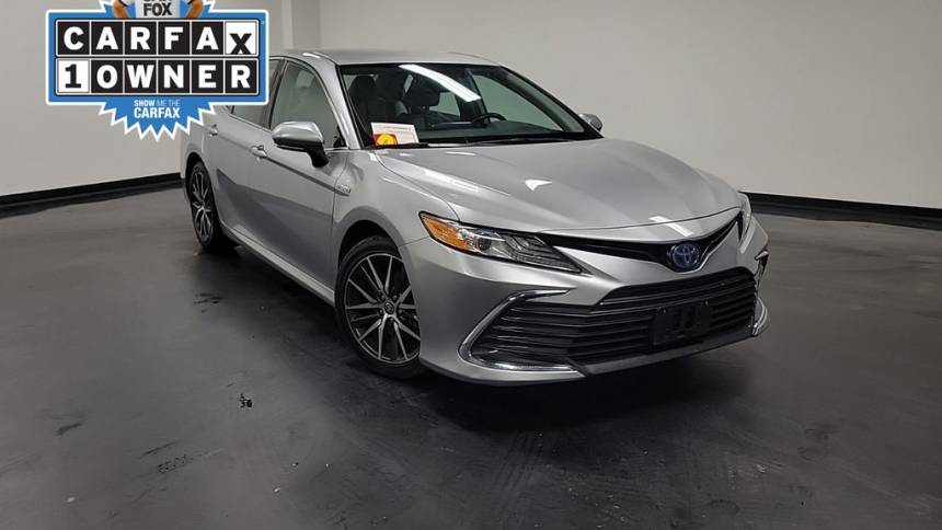 2021 toyota camry hybrid xle