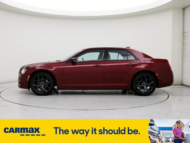 2022 chrysler 300 s