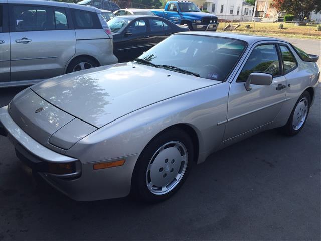 1987 porsche 944 5spd......a needle in a hay stack!!!