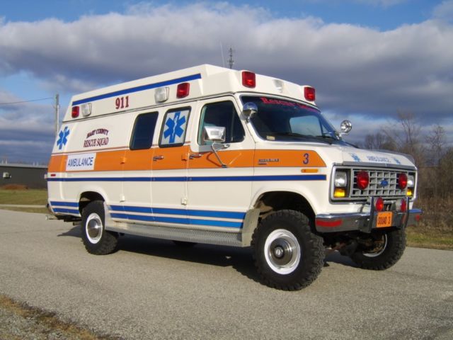 1982 4x4 e350 extended high top ambulance van all original 32,000 miles