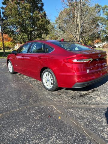 2019 ford fusion hybrid se
